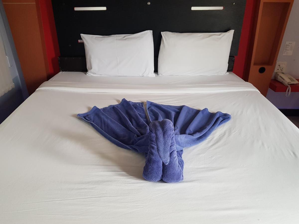 Jirapa Modern Resort Чонбури Екстериор снимка
