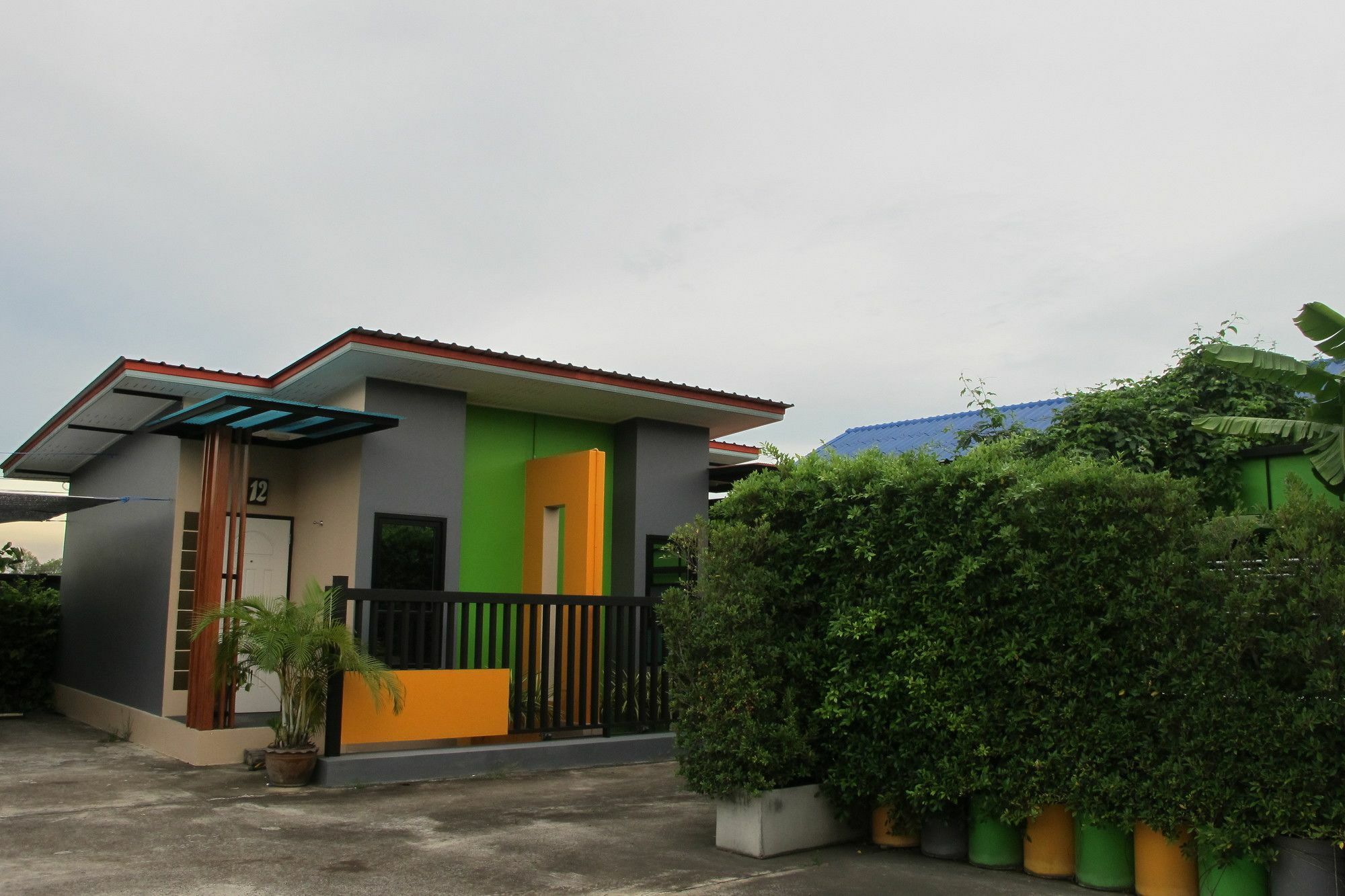 Jirapa Modern Resort Чонбури Екстериор снимка